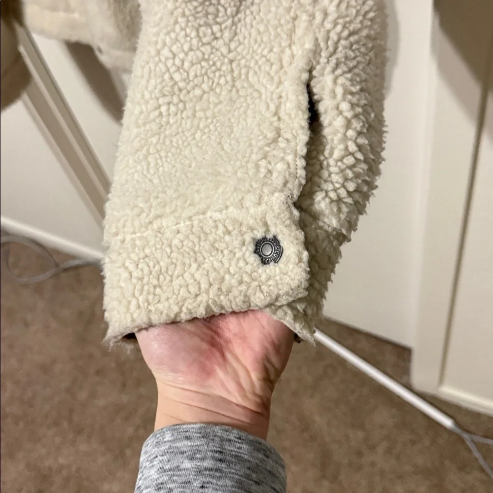 Levi's Men's Sherpa Trucker Jacket - Picture 13 of 13